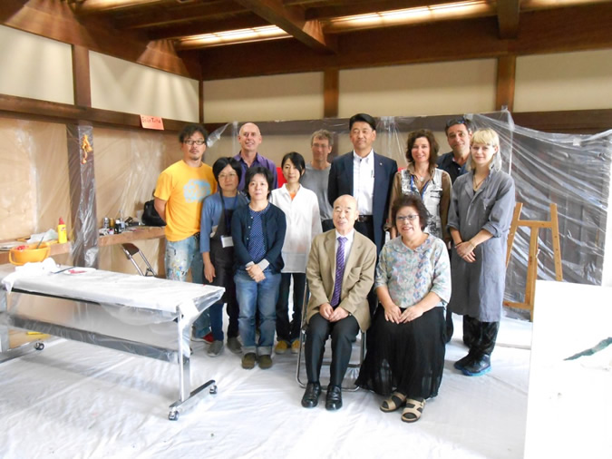 小田原市の加藤市長が来られ、アーティスト達とお話しされました